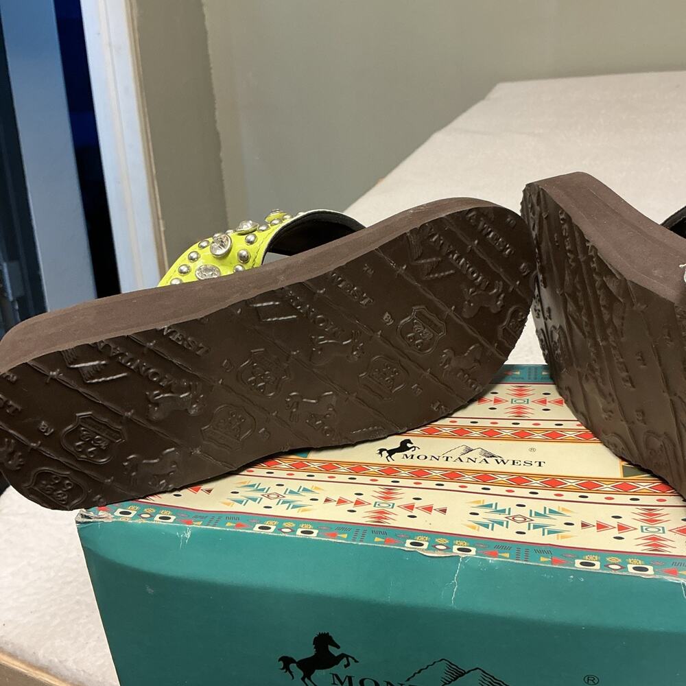 Montana West Women's Brown Flip Flops with Rhinestone Detail Size 7 NWT . 3431 - Picture 8 of 9
